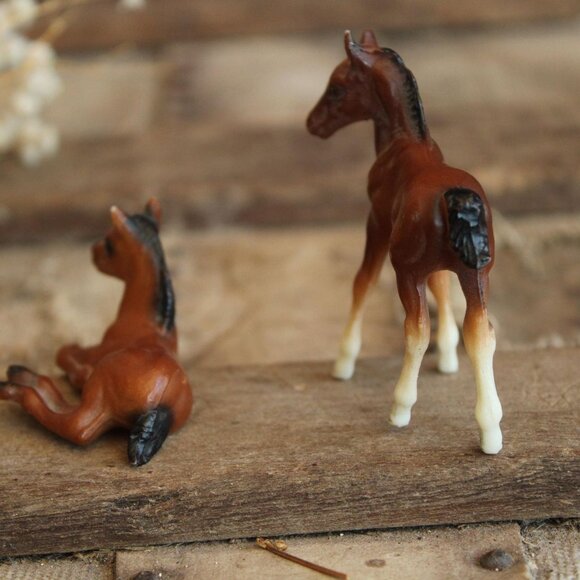 Vintage 1970s Breyer Horse, Bay Foals, Lying and Standing #5700,Maureen Love - Picture 8 of 10